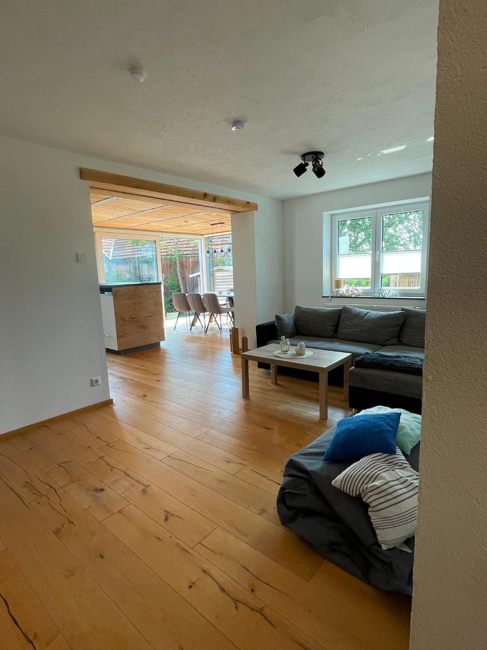 Living room, Photo of the whole room, Seating area