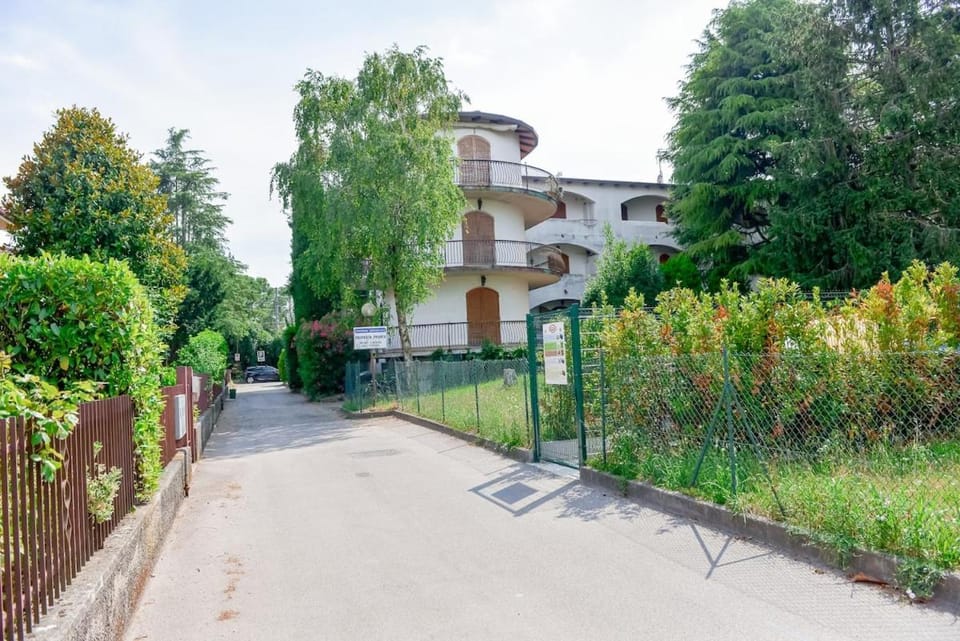 Flora Lake House Relax on Lake Garda Apartment in Peschiera del Garda