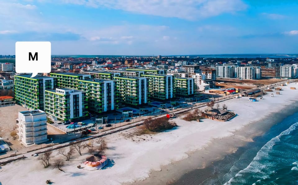 SeaBreeze Family Premier Suit - Beach Pool & Spa Resort Apartment in Constanța County