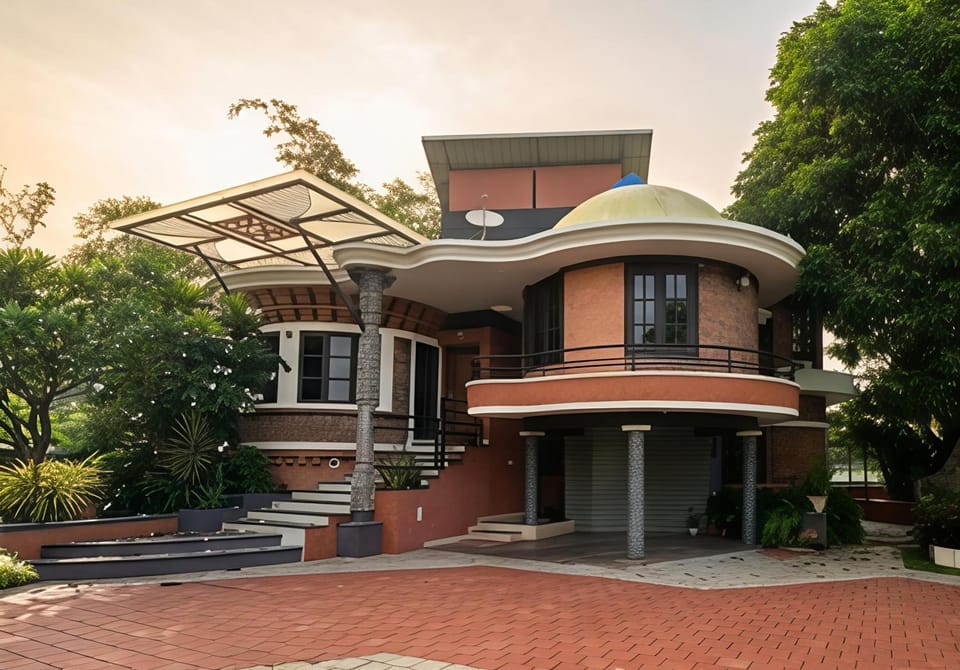 Property building, Facade/entrance