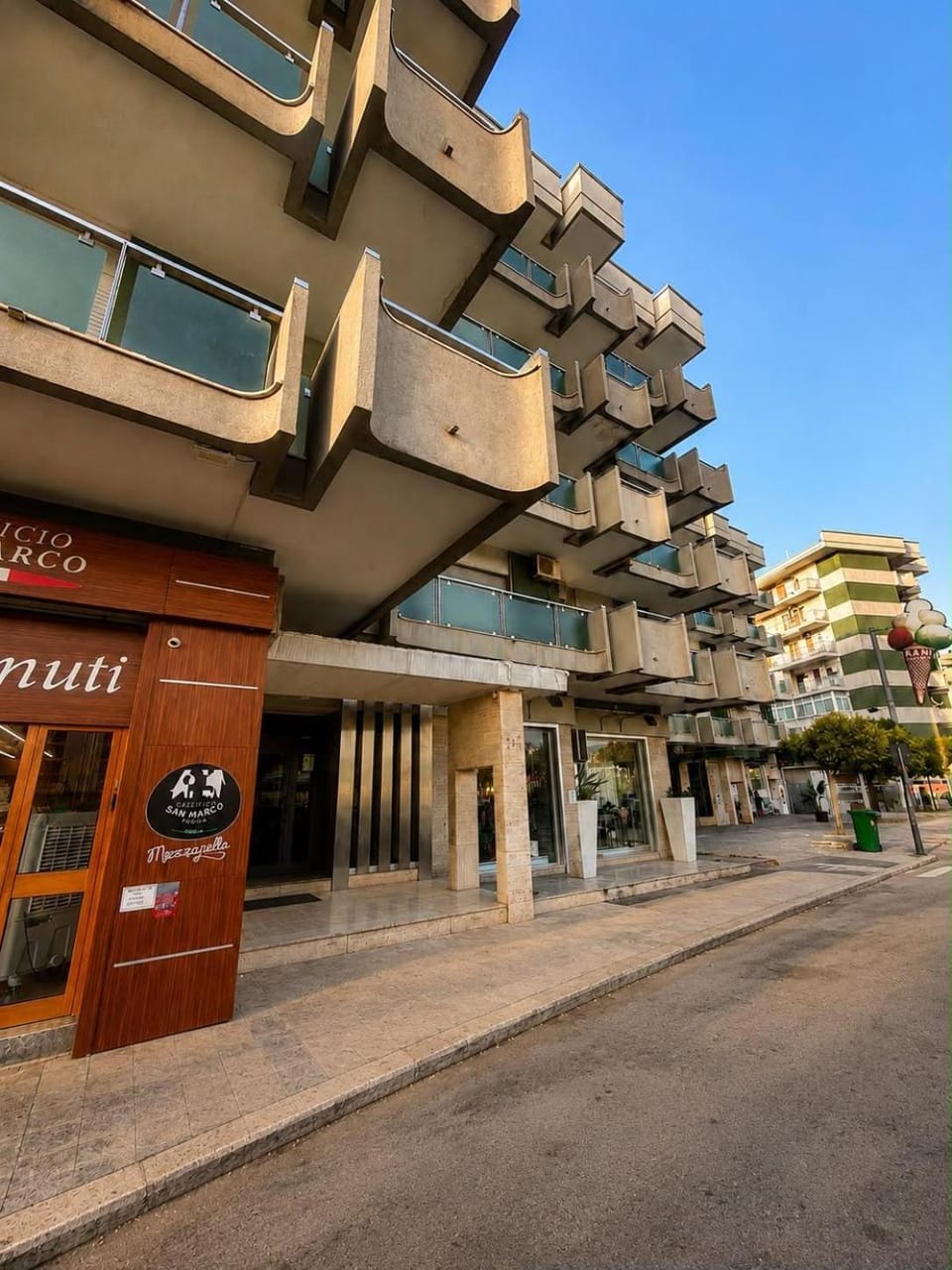 Property building, Neighbourhood, Street view