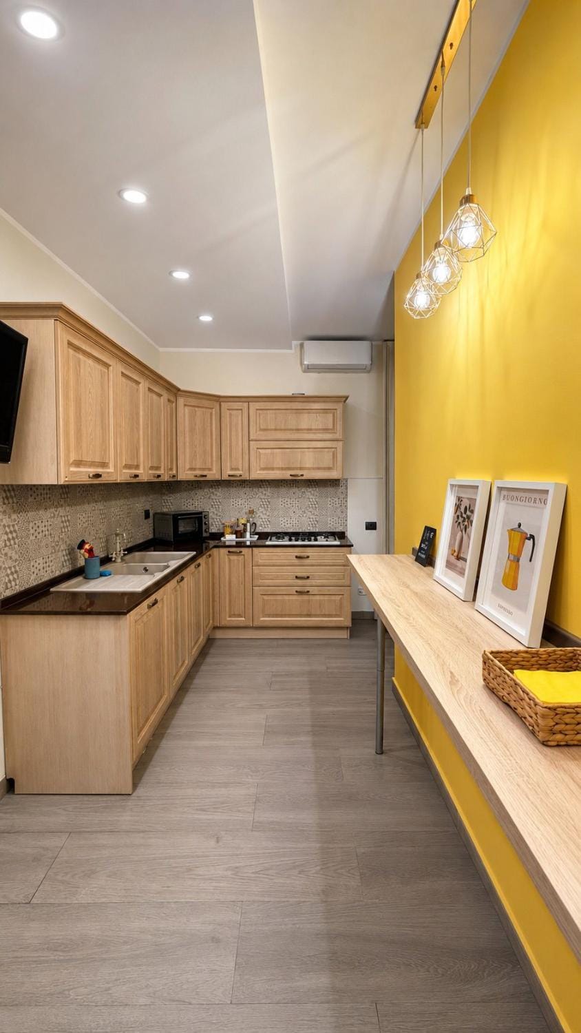Kitchen or kitchenette, oven, pet friendly, air conditioner