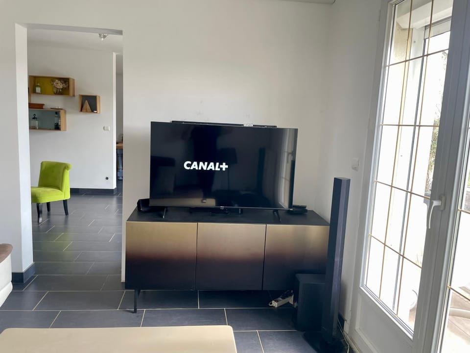 Grande maison 5 lits 3 chambres privée parking House in Grand Est