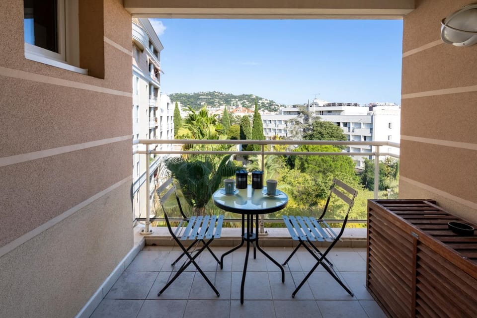 Bird's eye view, View (from property/room), Balcony/Terrace, Seating area, Dining area, City view