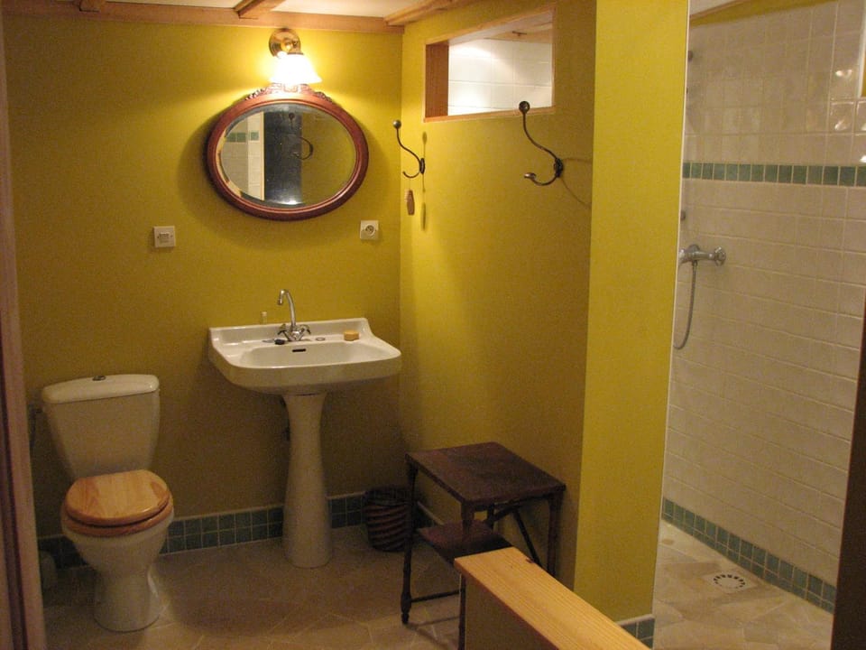 Bathroom, Living room