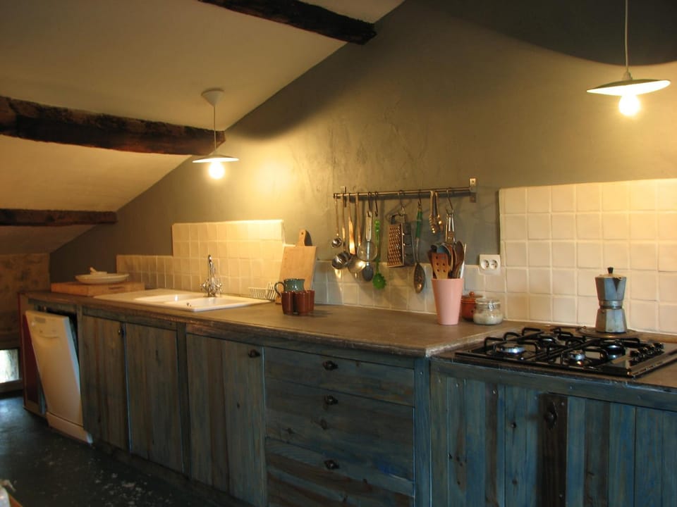 Property building, Kitchen or kitchenette, Living room