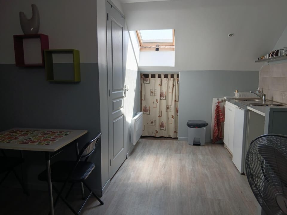 Le Trait d'union - Studio César, 2éme Étage Apartment in Grand Est