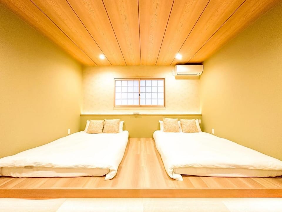 Bed, Bedroom, air conditioner