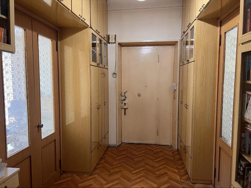 Facade/entrance, Kitchen or kitchenette
