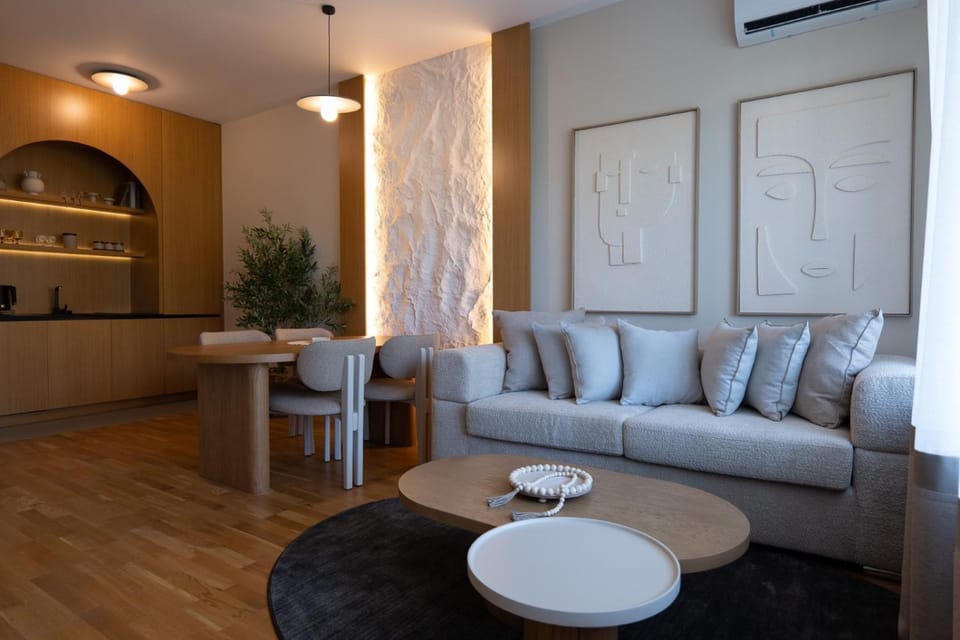 Living room, Dining area