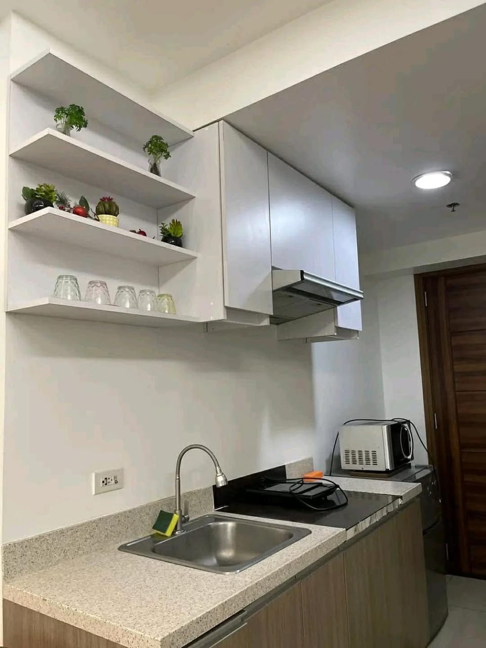 Cozy City View B&B Reset at Horizon 101 Apartment hotel in Lapu-Lapu City
