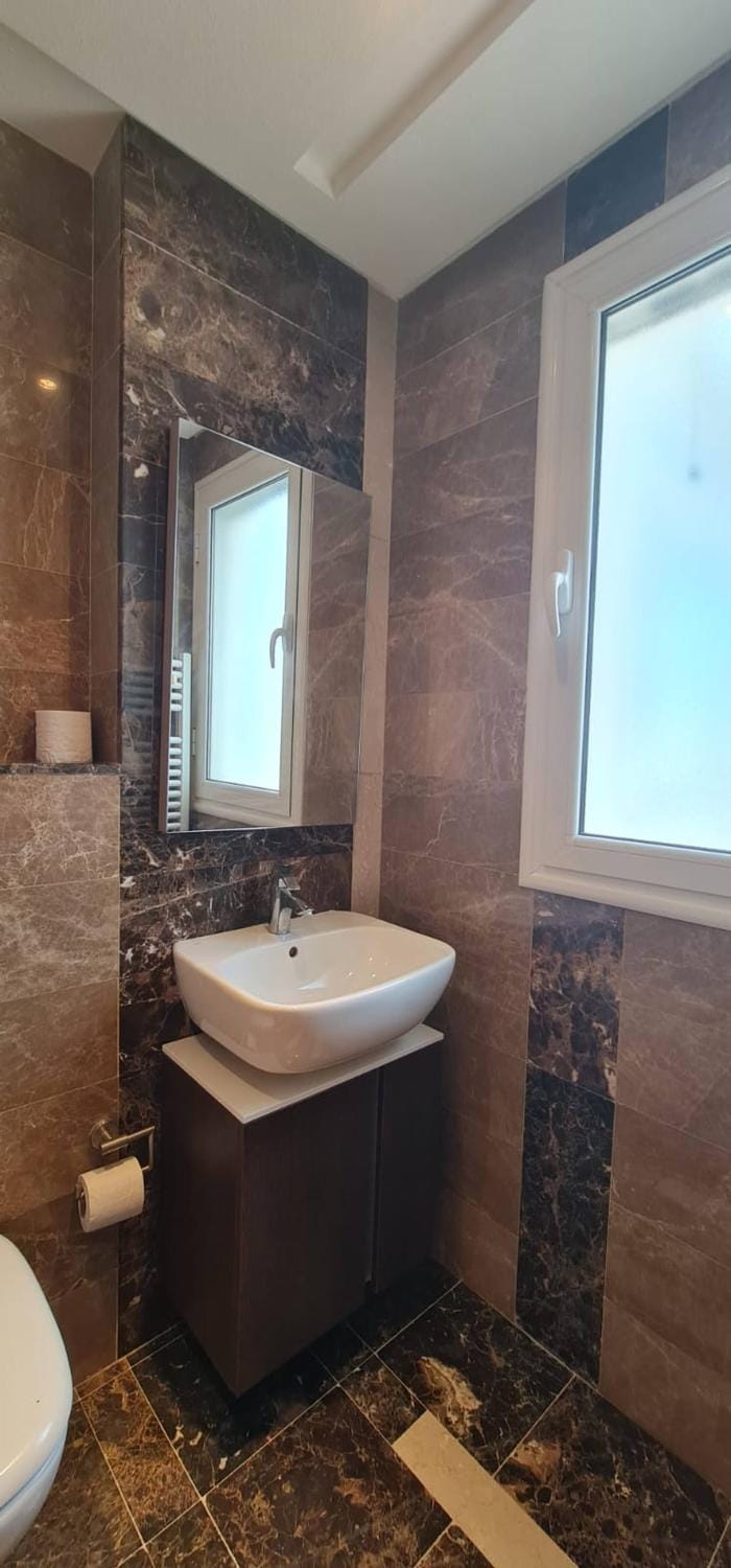 Luxurious 3-Bedroom Apartment in Heart of Tunis Apartment in Tunis Governorate, Tunisia