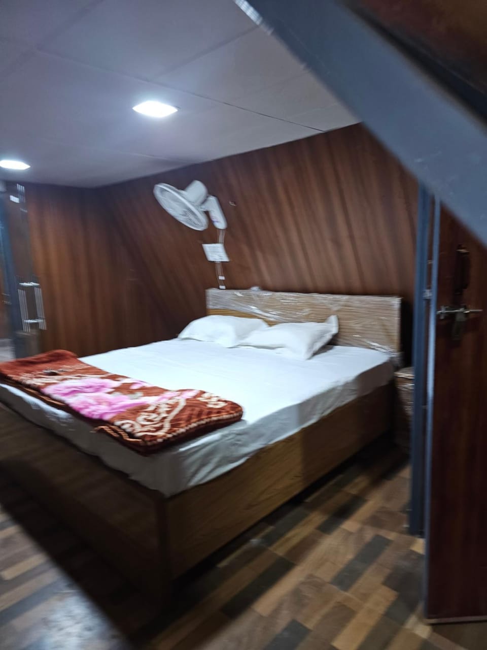 Monal Huts Bed and Breakfast in Uttarakhand