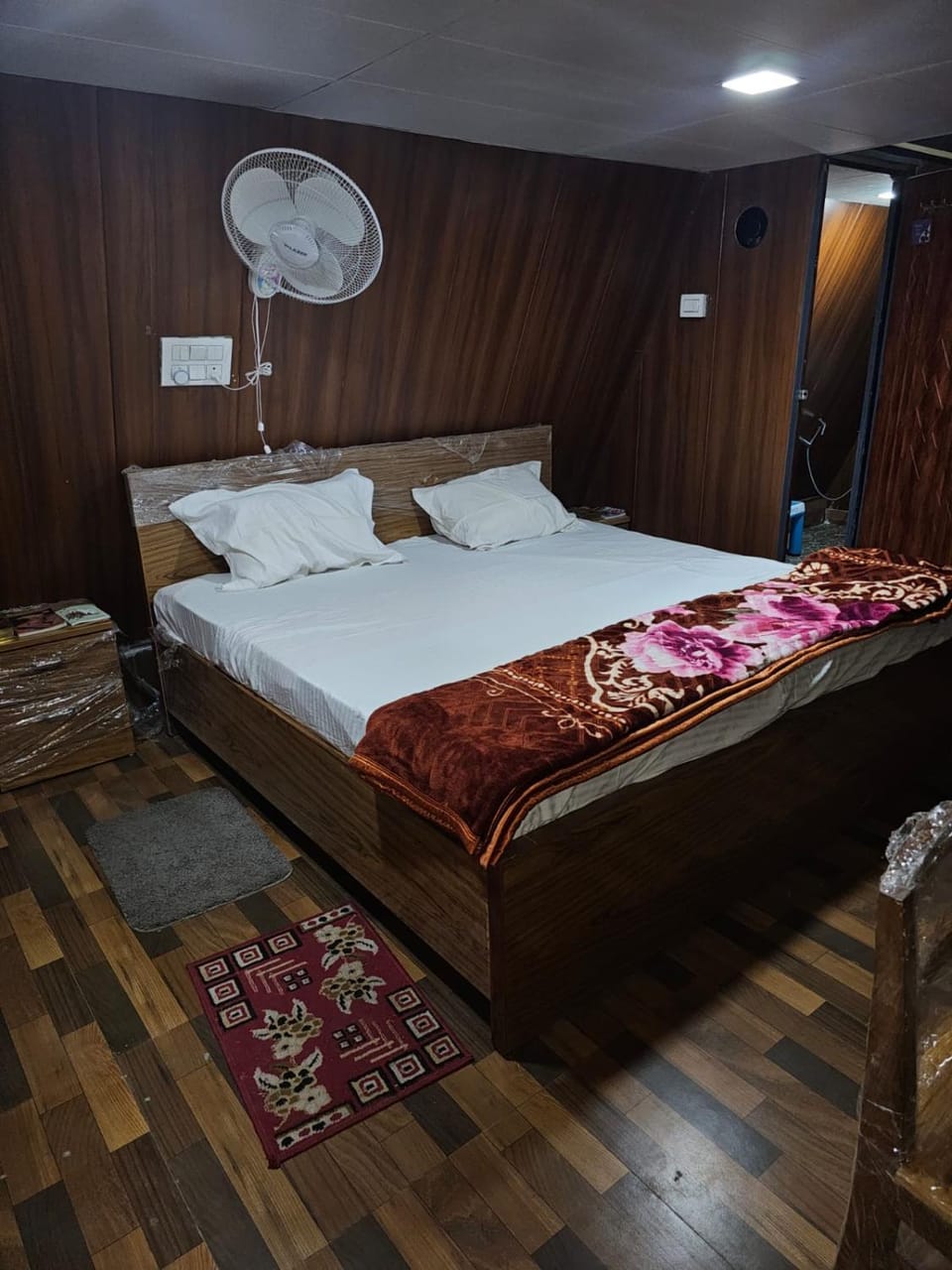Monal Huts Bed and Breakfast in Uttarakhand