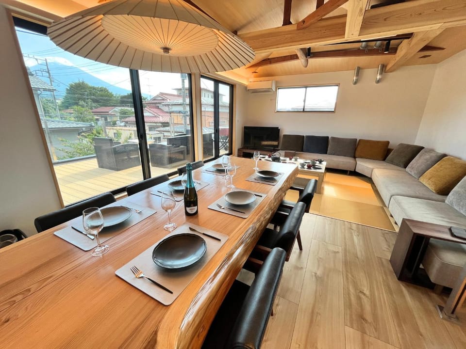 Living room, Dining area