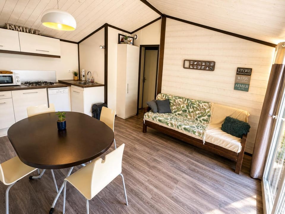 Chalet Riviera Campground/ 
RV Resort in Centre-Val de Loire