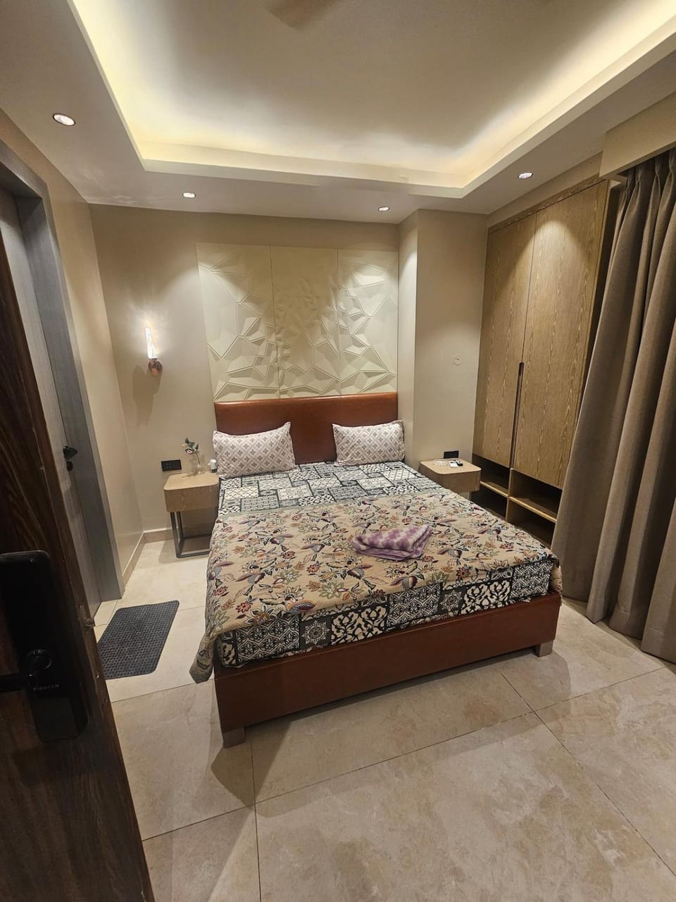 Rentora studio Apartment in Noida