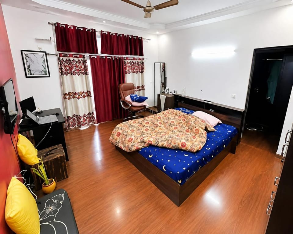 Rentora studio Apartment in Noida