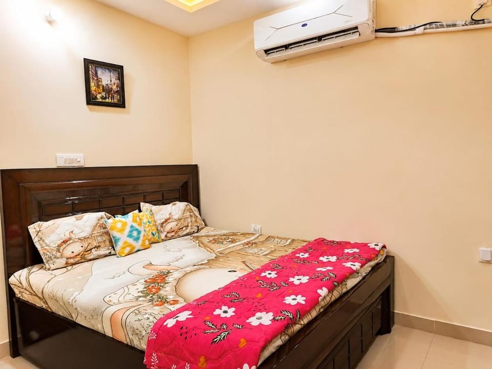 Bedroom, air conditioner