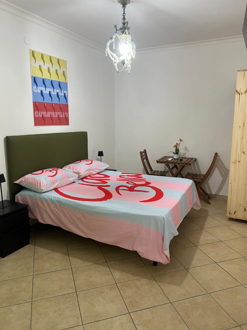 Bed, Living room, Photo of the whole room, Seating area, Dining area, Bedroom, towels