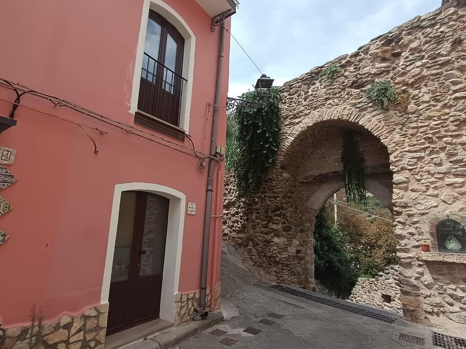Arco Antico House in Patti