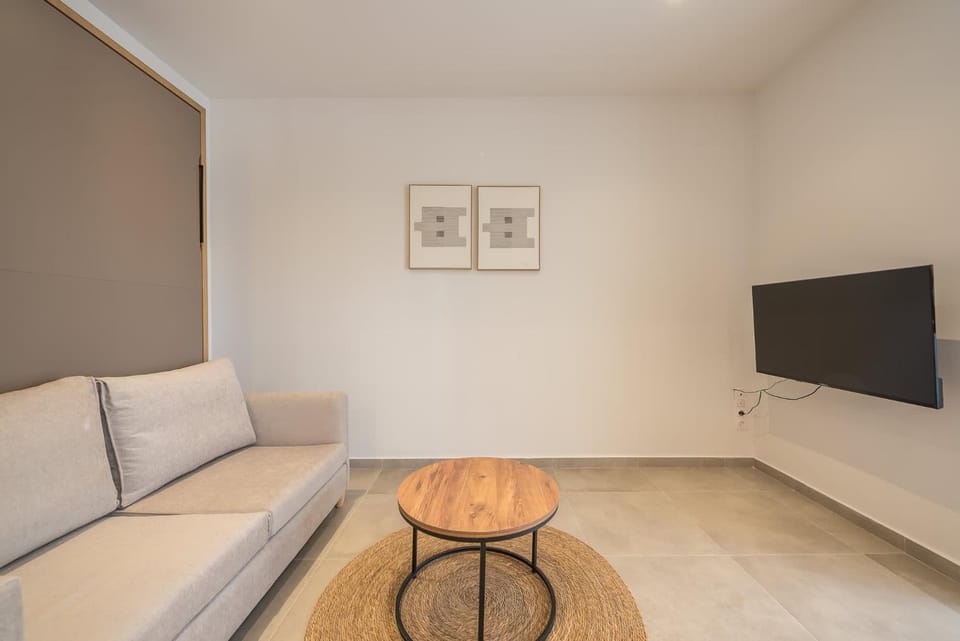 Charming Studio With Convertible Living Apartment in Kallithea
