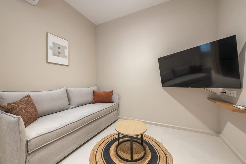 Chic 1 Bedroom Apartment Near Athens City Center Apartment in Kallithea