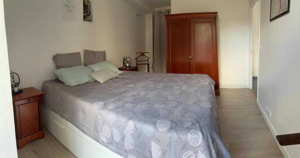 Living room, Bedroom