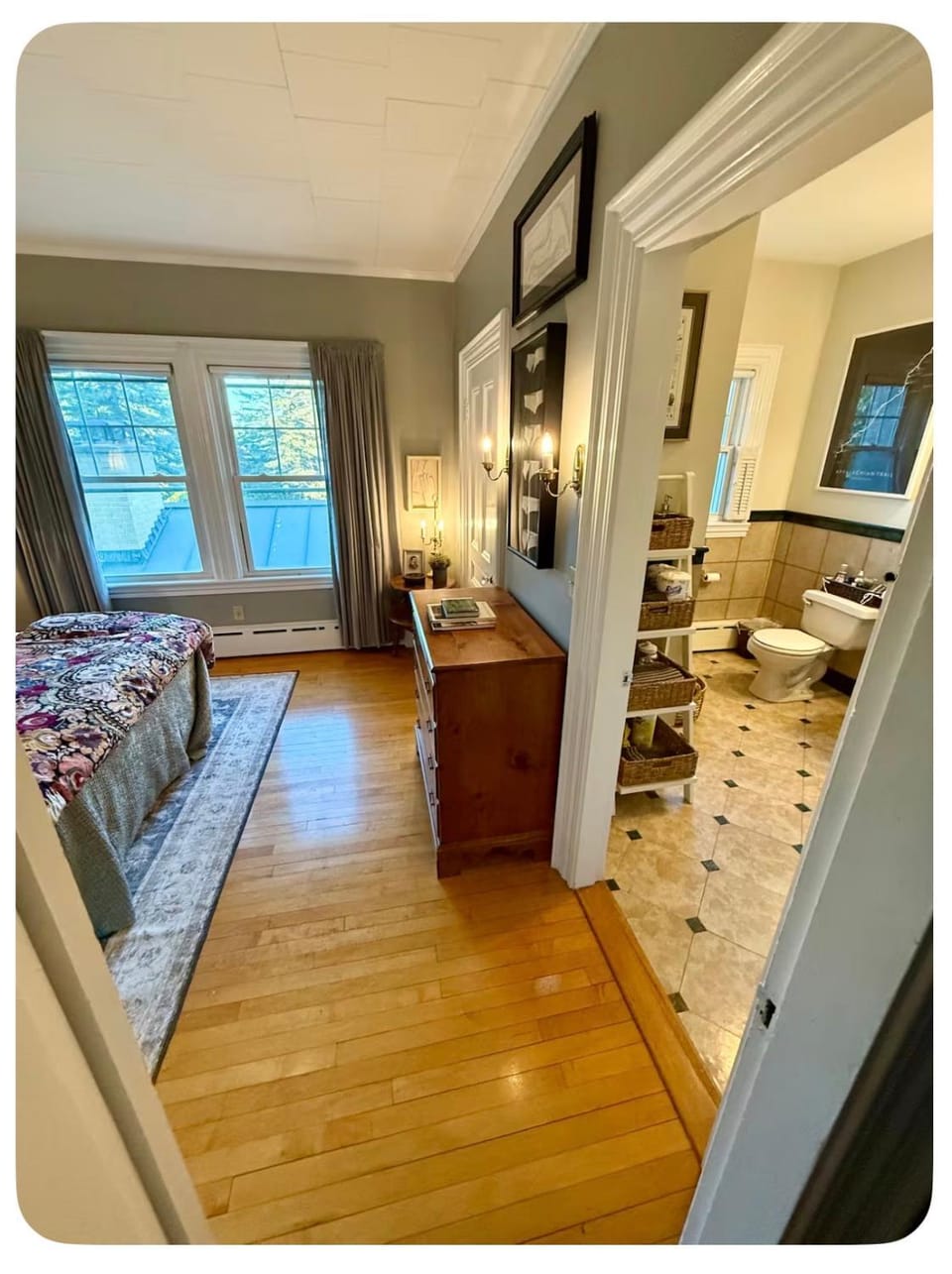 Photo of the whole room