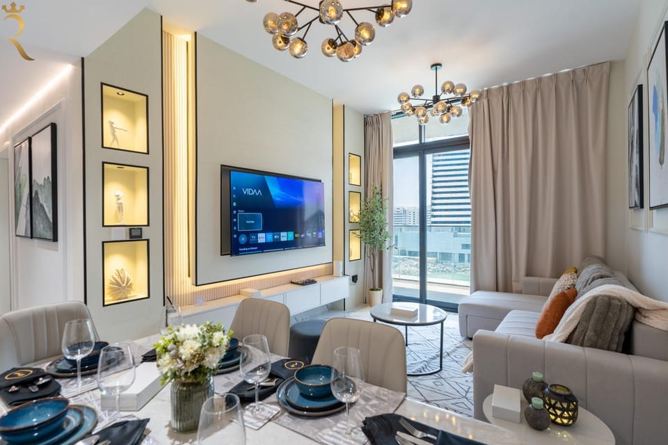 TV and multimedia, Living room, Seating area, Dining area