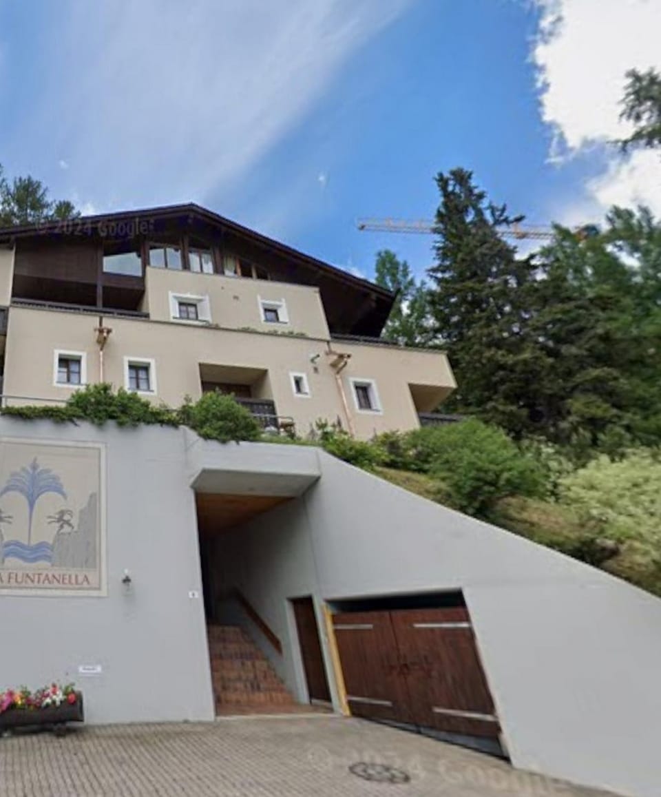Zimmer in Sankt Moritz Apartment in Saint Moritz