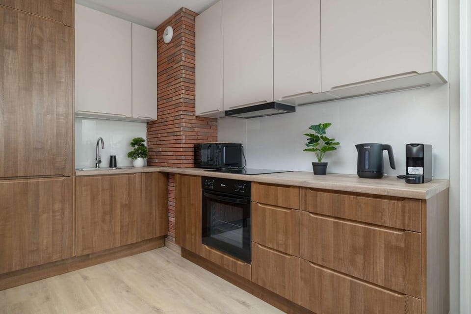 Coffee/tea facilities, Kitchen or kitchenette, stove