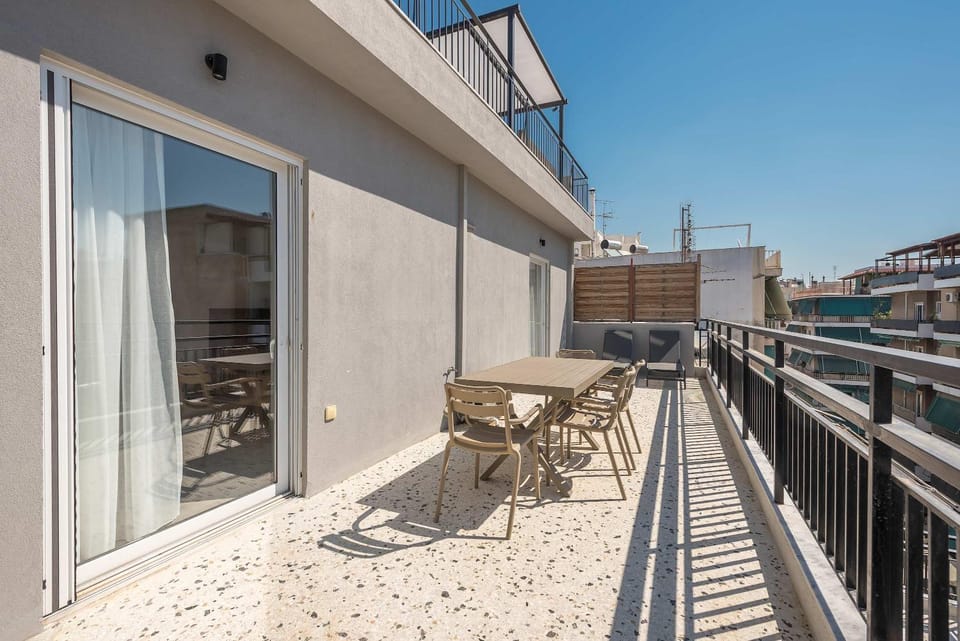 Superior 2 Bedrooms Apartment Apartment in Kallithea