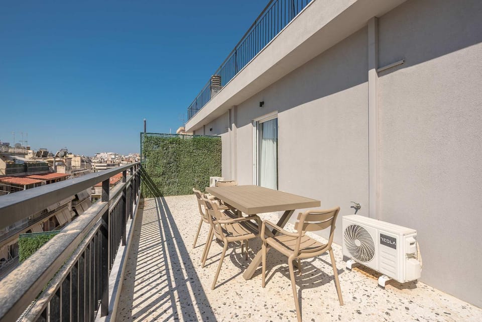 Superior 2 Bedrooms Apartment Apartment in Kallithea