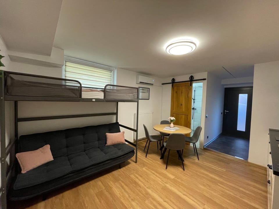 Photo of the whole room, Seating area