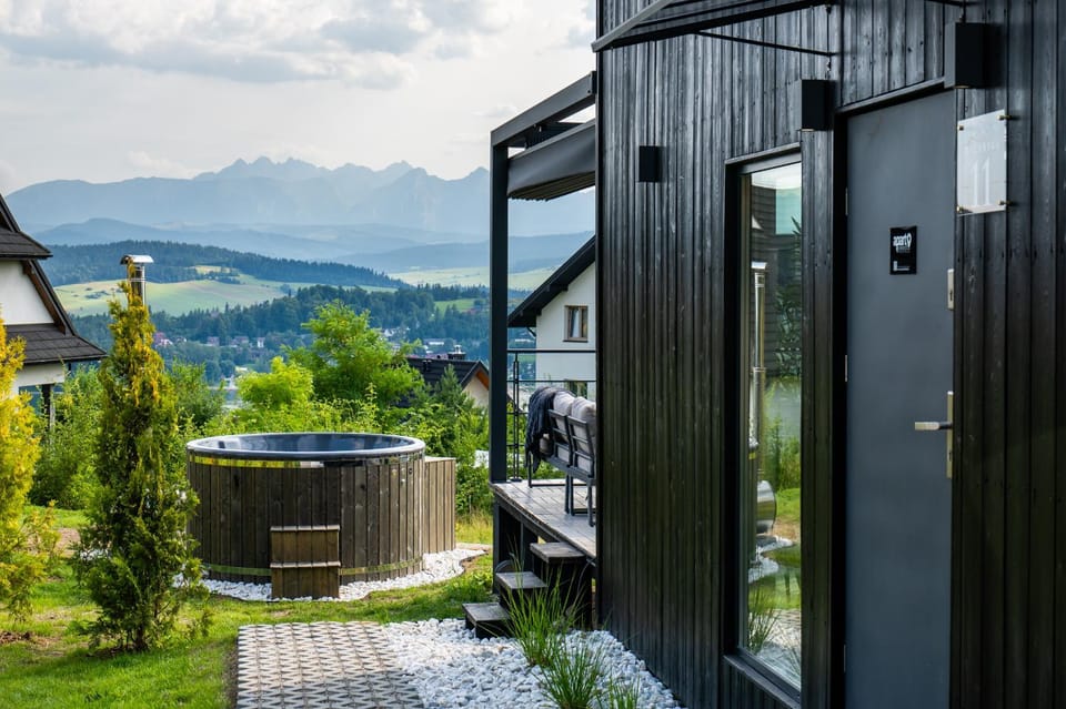 Property building, Natural landscape, Hot Tub, Mountain view