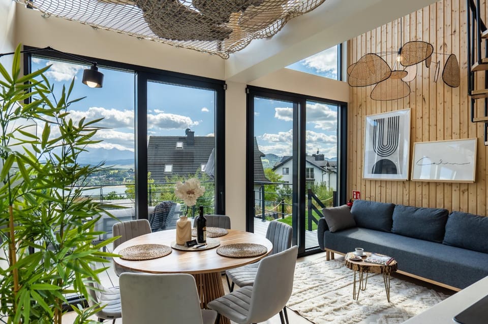 Balcony/Terrace, Living room, Seating area, Mountain view