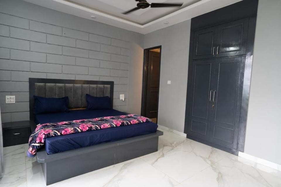 DEVILS DEn 7oIBIZ7599 Apartment in Himachal Pradesh