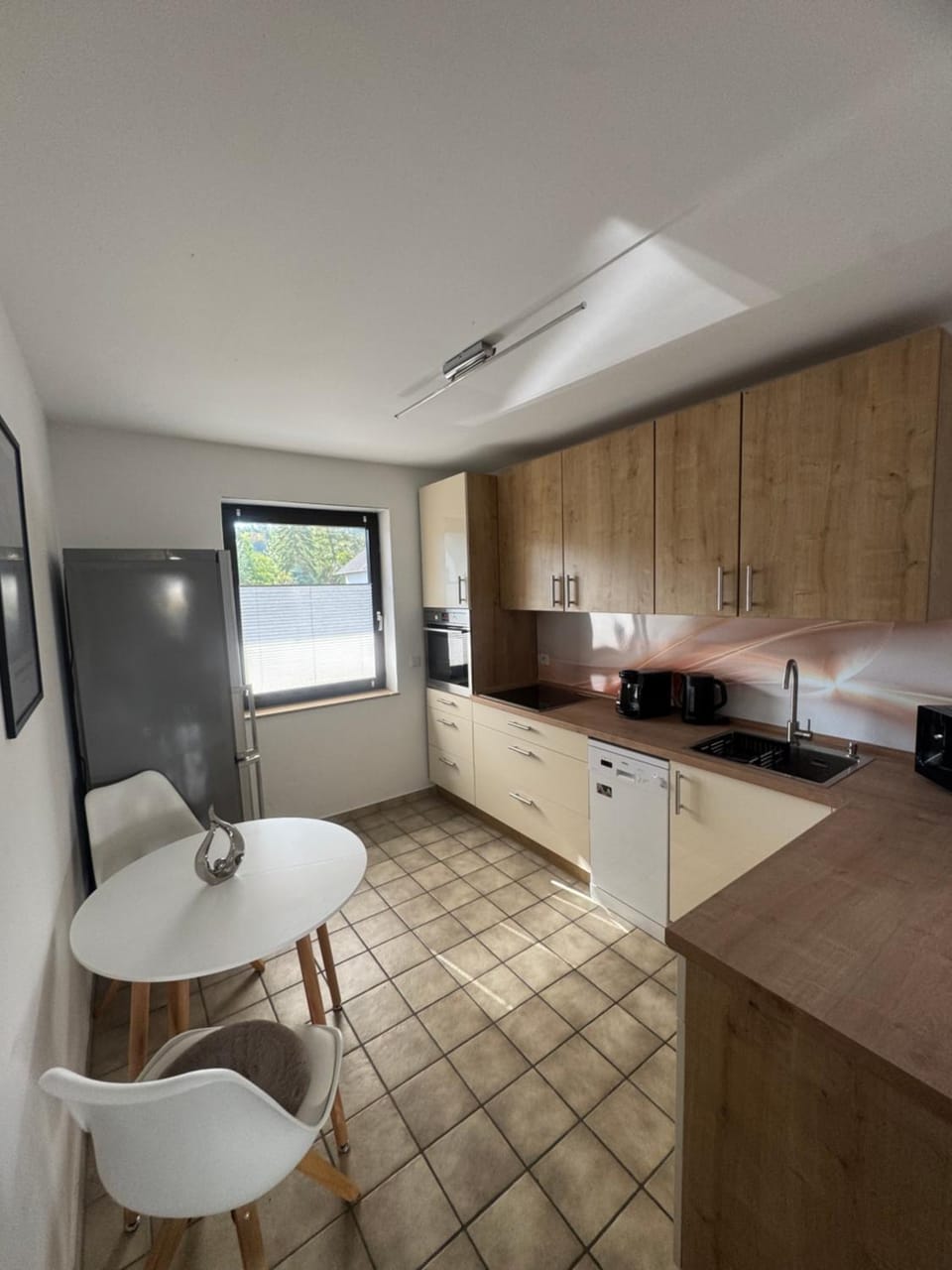 Kitchen or kitchenette, Dining area, dishwasher, pet friendly, stove