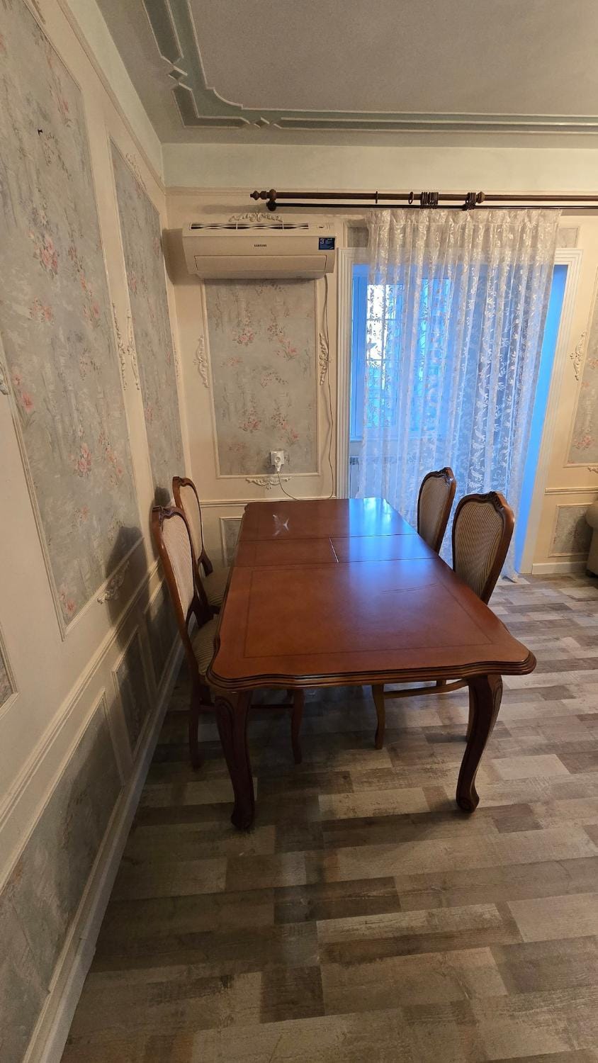 Renovated Flat-Keyless Entry-Classic Building Apartment in Baku