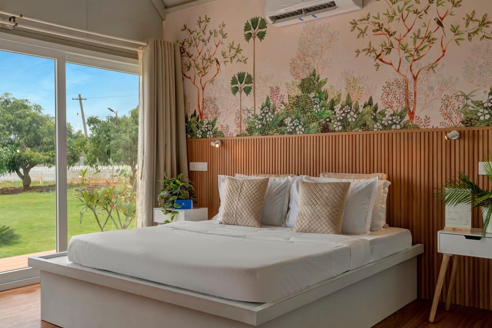 Bed, Garden, Photo of the whole room, Bedroom, Garden view, air conditioner