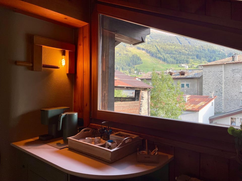 Natural landscape, Dining area, City view, Mountain view