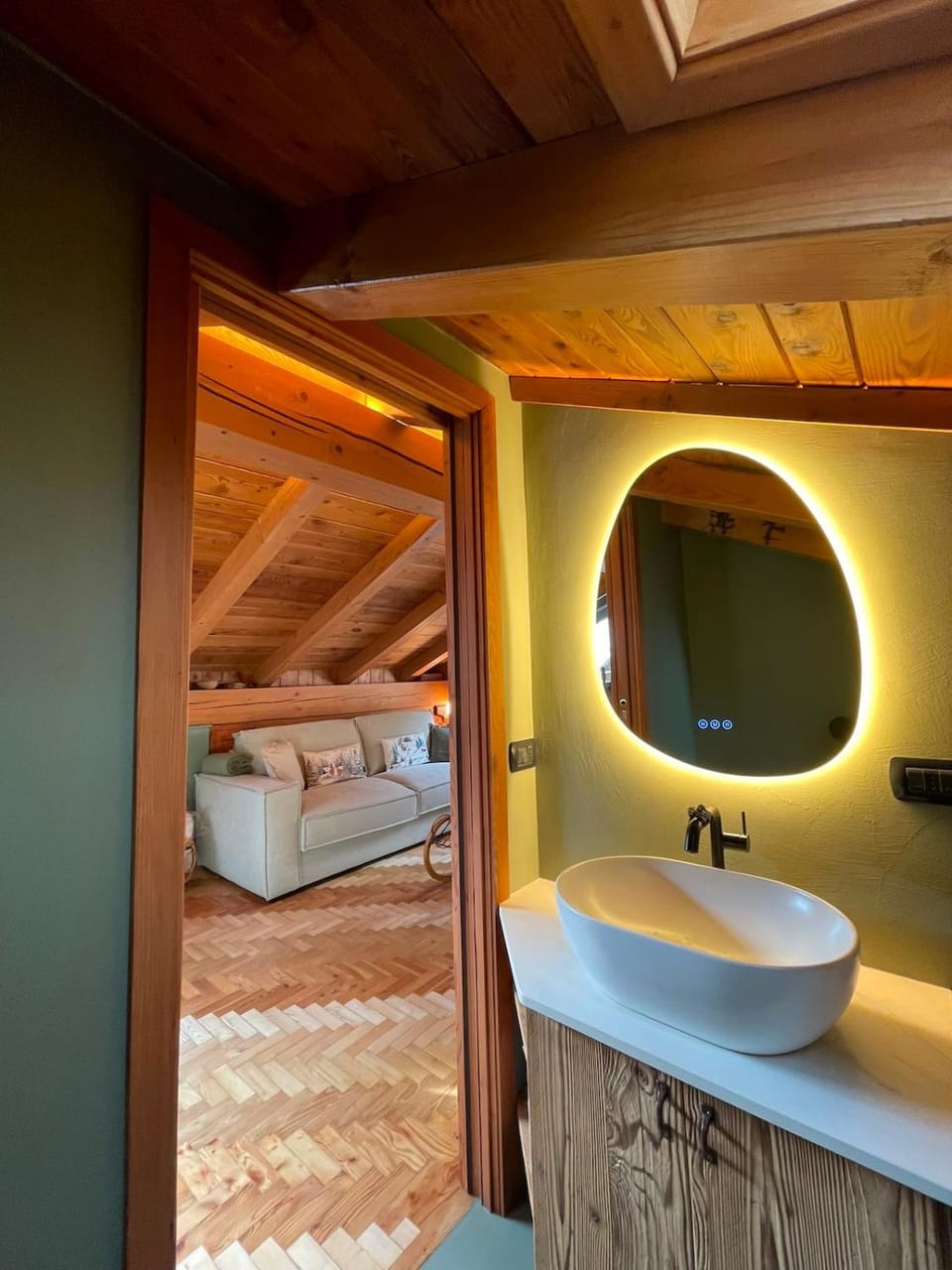 Bathroom, Living room