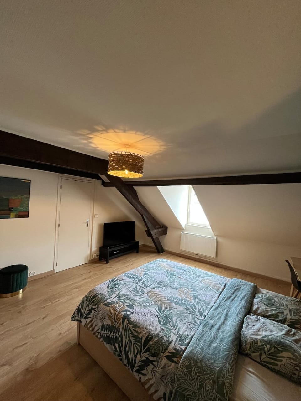 TV and multimedia, Photo of the whole room
