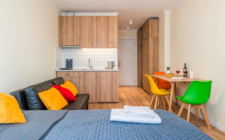 Kitchen or kitchenette, Photo of the whole room, Seating area