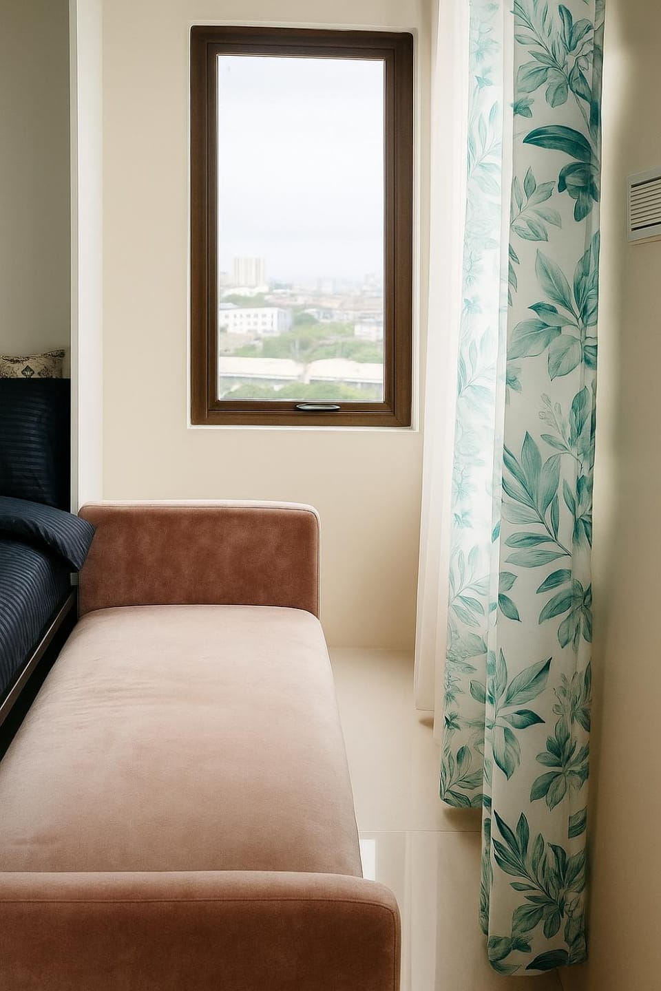 Near SM and Ayala persimmon tower 3 condo Apartment hotel in Lapu-Lapu City