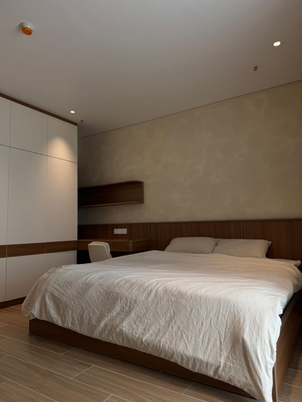 Bed, Photo of the whole room, Bedroom, wardrobe