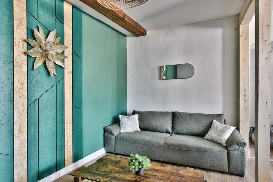 Living room, Decorative detail, Seating area, Area and facilities, furniture, heating, internet
