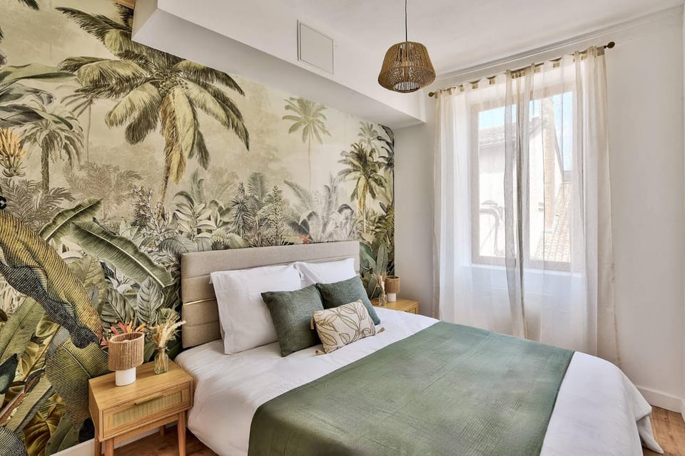 Bed, Photo of the whole room, Decorative detail, Bedroom, Area and facilities, furniture, heating, internet