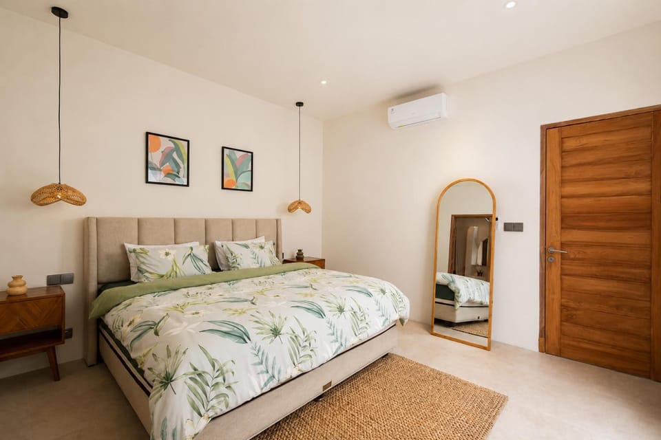Bed, Photo of the whole room, Bedroom, air conditioner